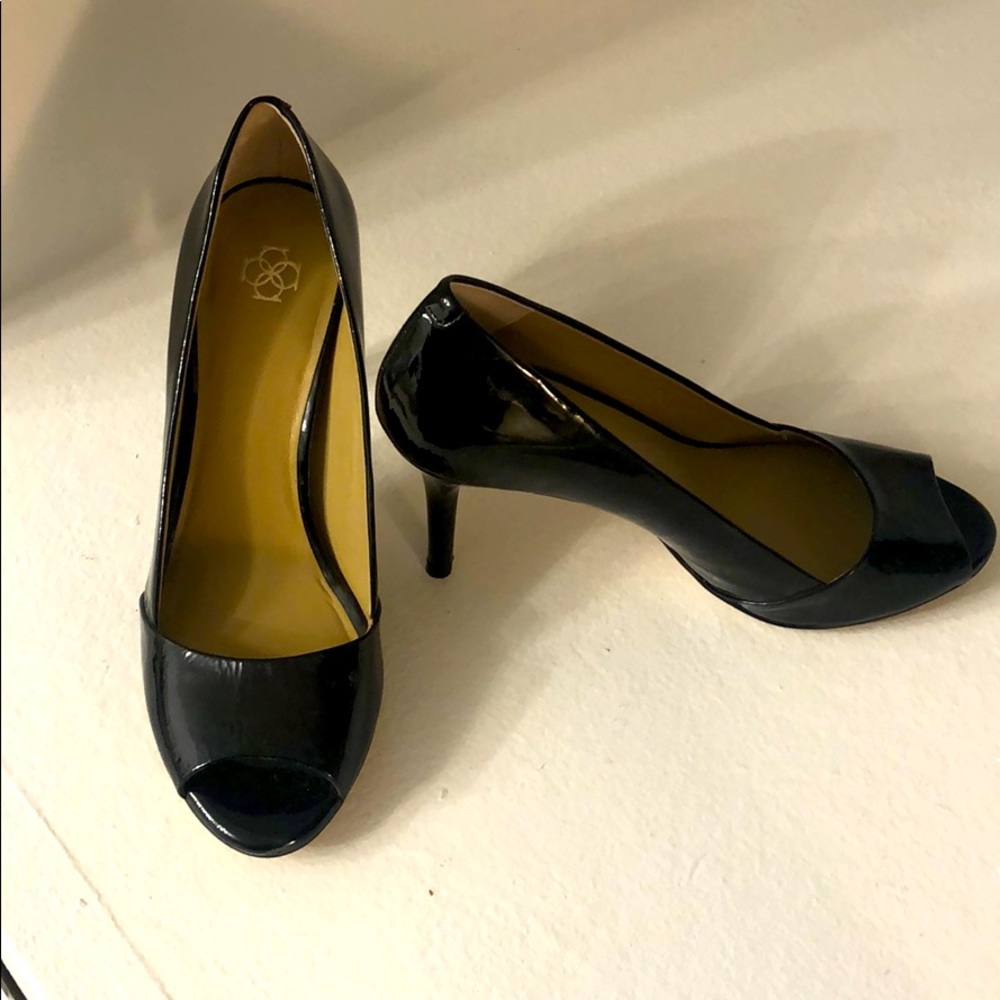 New never worn patent heels